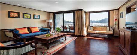 Du thuyền Indochine Lan Hạ